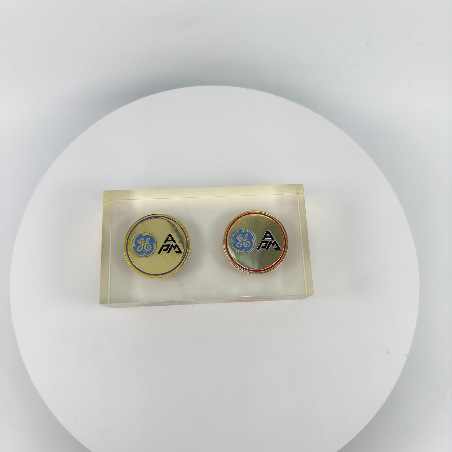 Transparent Resin Paper Weight, Acrylic Paper Weight, Birthday Gift Metal Encapsulated Paper Weight, Commercial Gift/Souvenir. Home Décor.