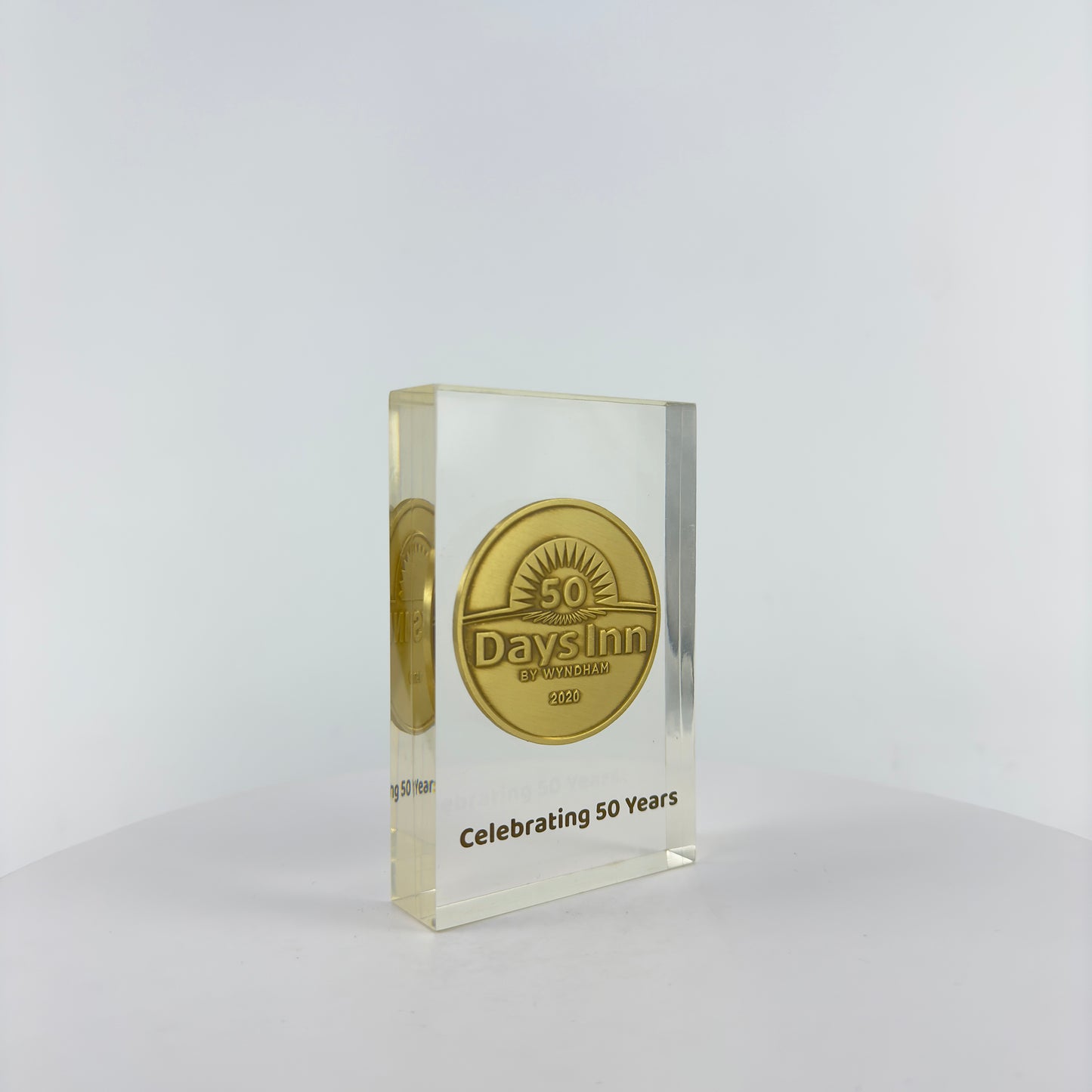 Transparent Resin Paper Weight, Acrylic Paper Weight, Birthday Gift Metal Encapsulated Paper Weight, Commercial Gift/Souvenir. Home Décor.