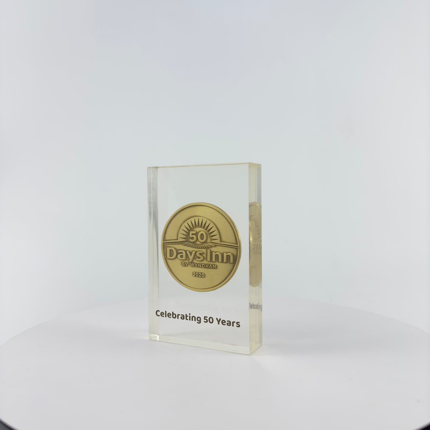 Transparent Resin Paper Weight, Acrylic Paper Weight, Birthday Gift Metal Encapsulated Paper Weight, Commercial Gift/Souvenir. Home Décor.