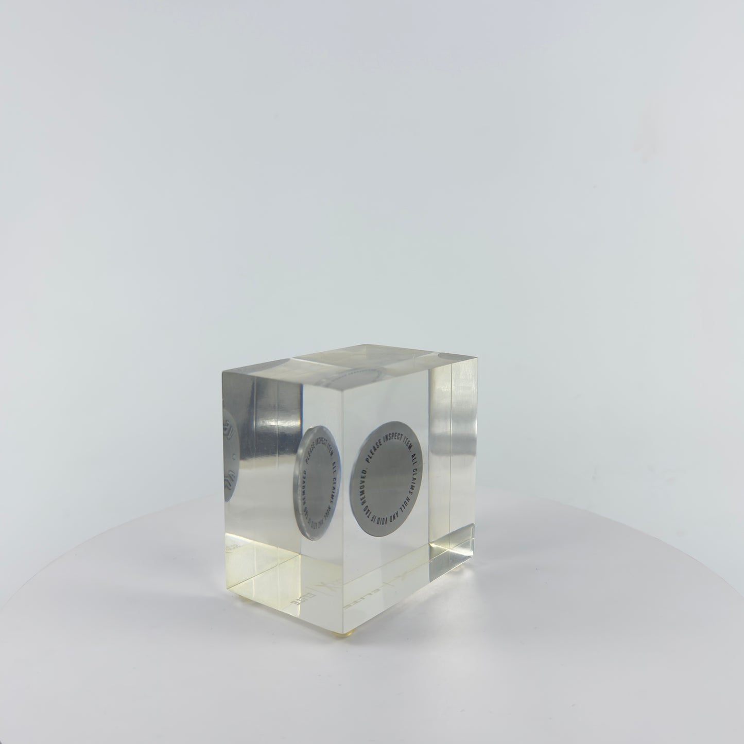 Transparent Resin Paper Weight, Acrylic Paper Weight, Birthday Gift Metal Encapsulated Paper Weight, Commercial Gift/Souvenir. Home Décor.