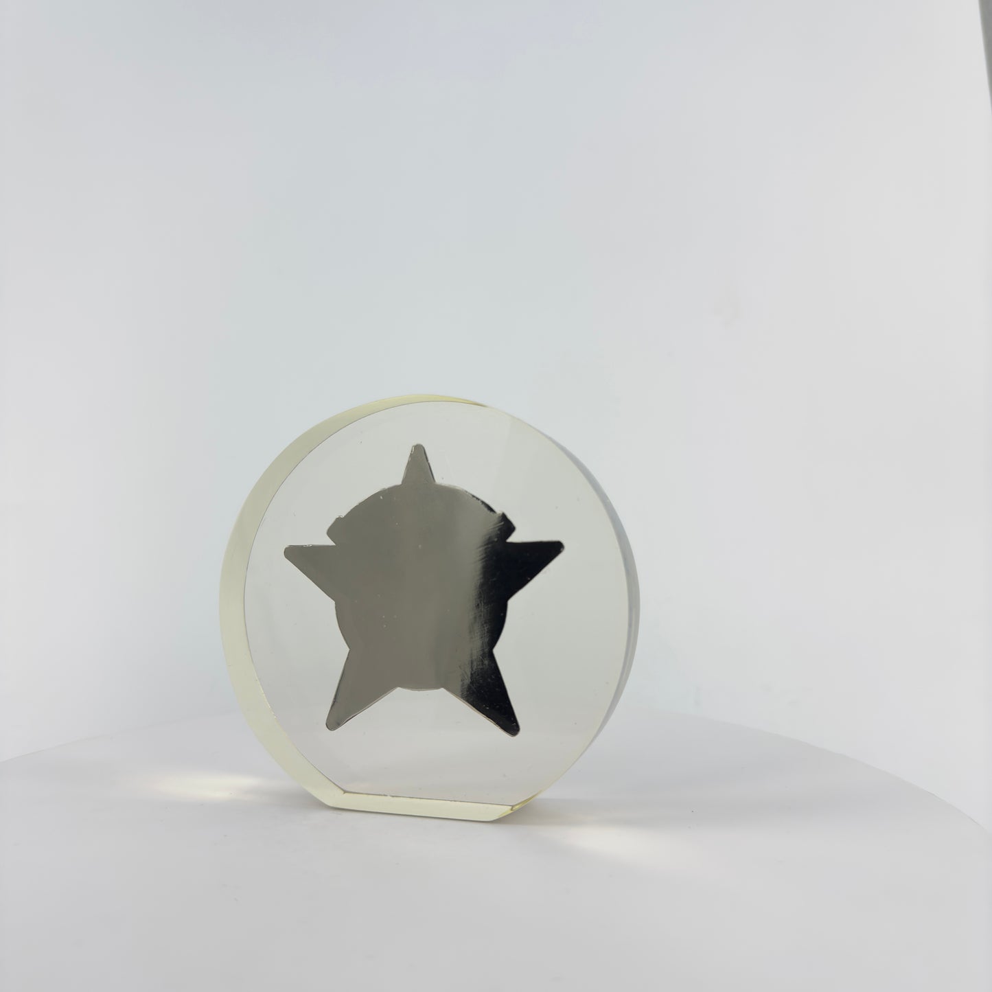 Transparent Resin Paper Weight, Acrylic Paper Weight, Birthday Gift Metal Encapsulated Paper Weight, Commercial Gift/Souvenir. Home Décor.