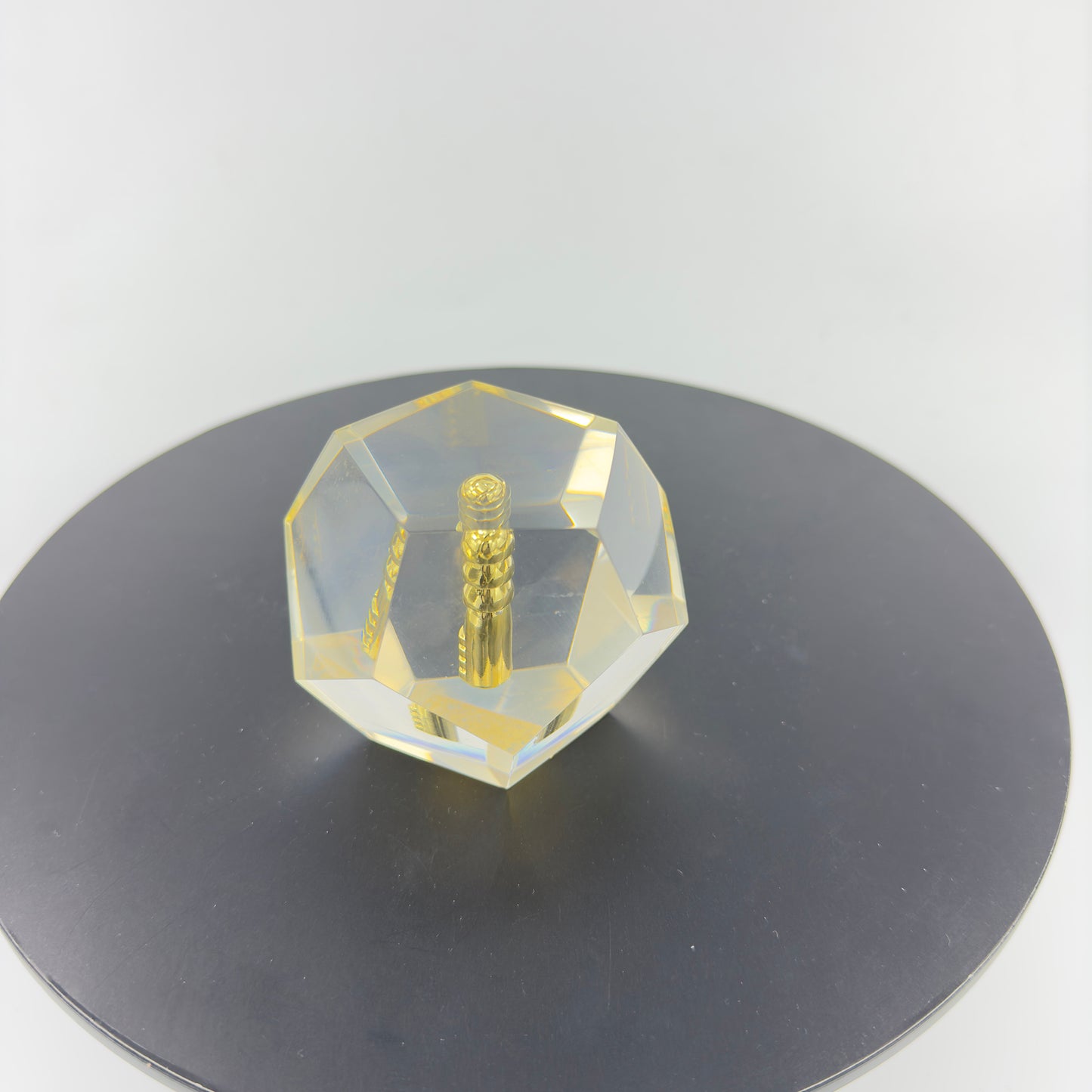 Transparent Resin Paper Weight, Acrylic Paper Weight, Birthday Gift Metal Encapsulated Paper Weight, Commercial Gift/Souvenir. Home Décor.