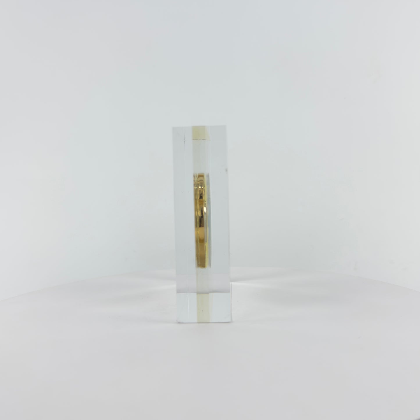 Transparent Resin Paper Weight, Acrylic Paper Weight, Birthday Gift Metal Encapsulated Paper Weight, Commercial Gift/Souvenir. Home Décor.