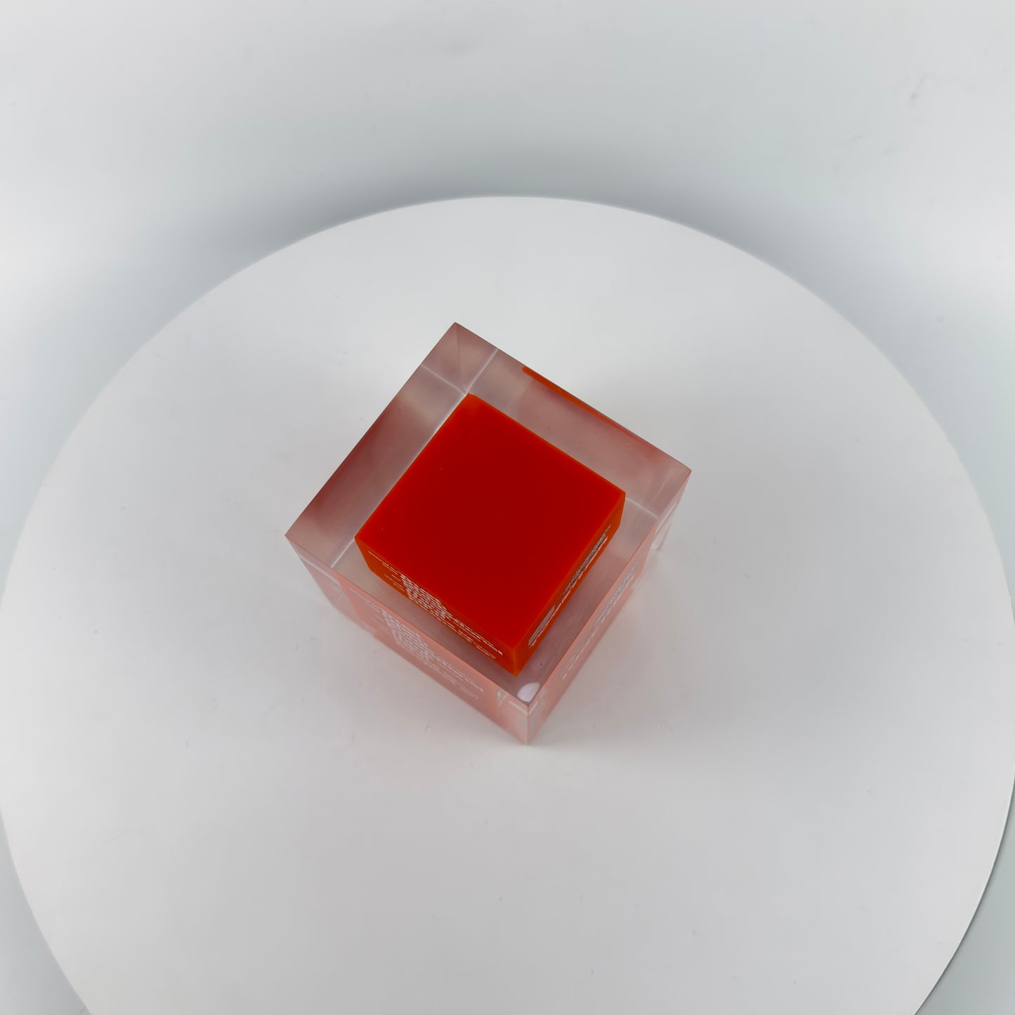 Transparent Resin Paper Weight, Acrylic Paper Weight, Birthday Gift Metal Encapsulated Paper Weight, Commercial Gift/Souvenir. Home Décor.