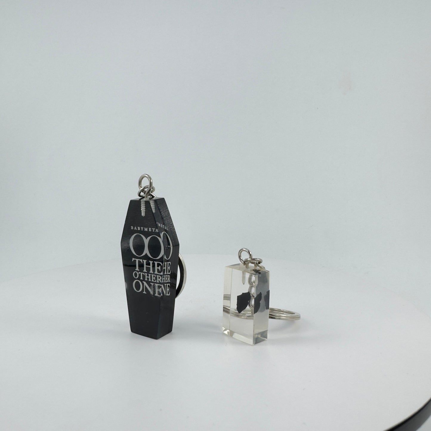 ENCAPSULATED TRANSPARENT ACRYLIC KEY CHAIN