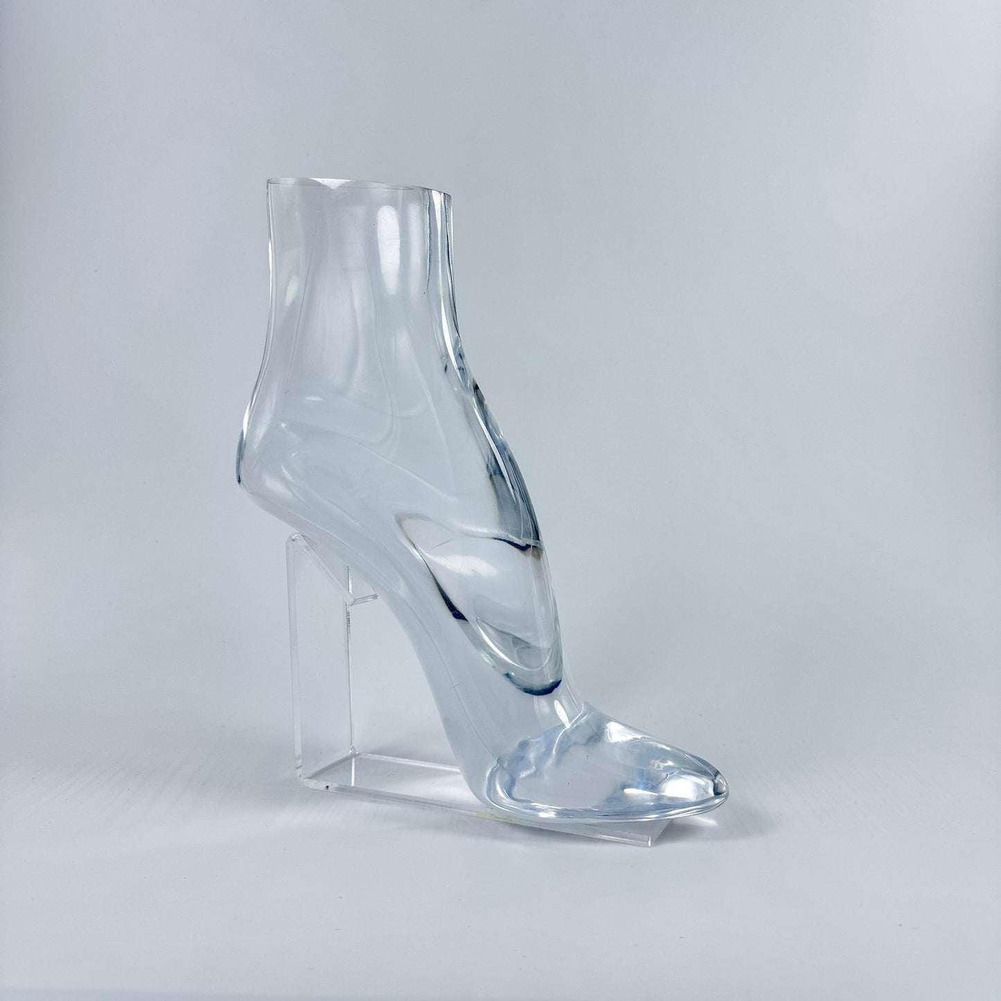 TRANSPARENT RESIN LADIES SHOE HI-HEEL FOOT MODEL