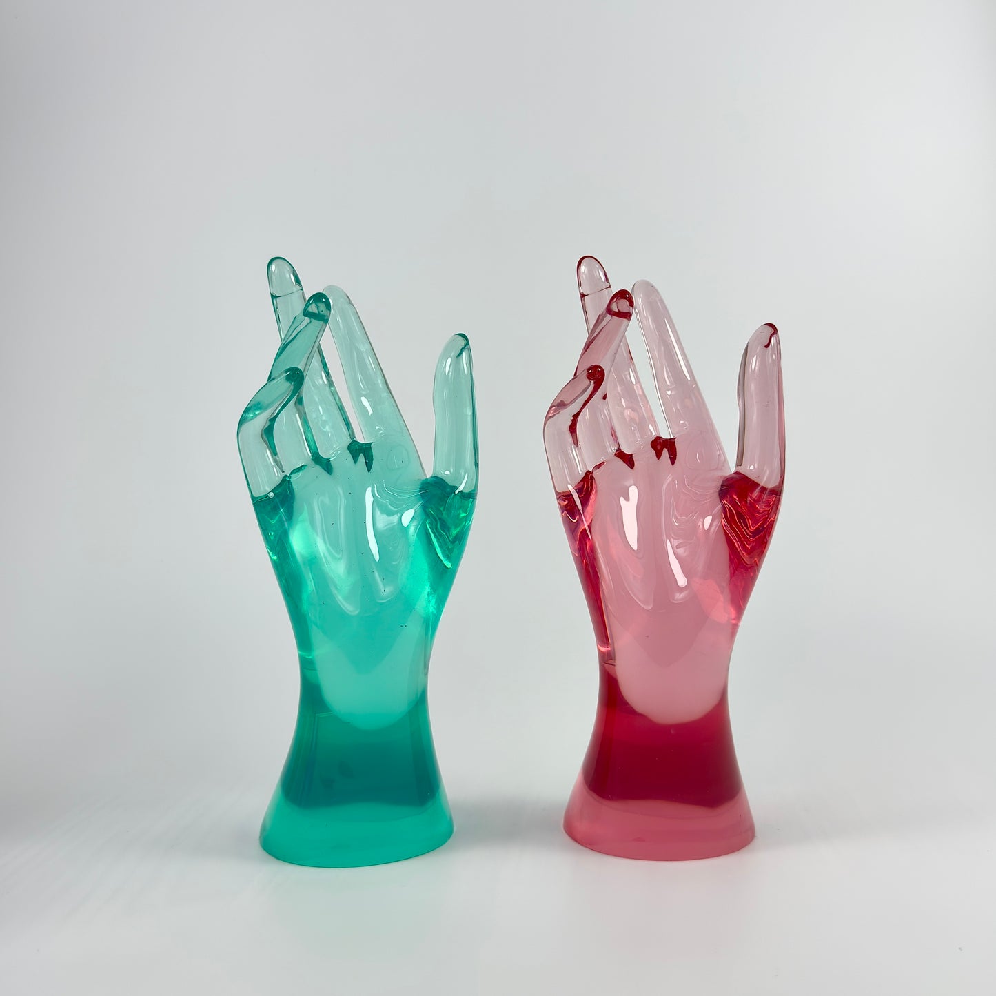 TRANSPARENT RESIN 200 MM. HIGH HAND MANNEQUIN