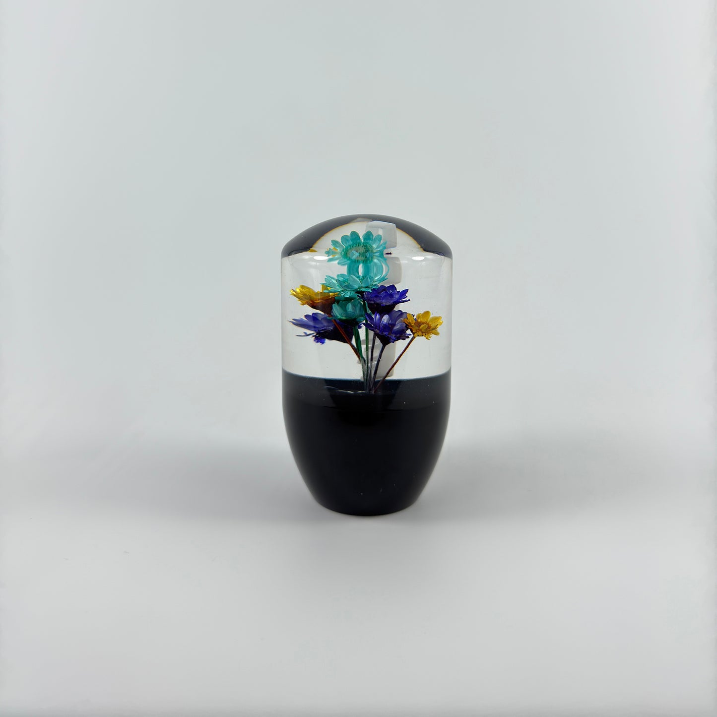 TRANSPARENT SHIFT KNOT INPLANTED WITH REAL FLOWER SHIFT LEVER KNOB CAR GEAR STICK HEAD UNIQUE SHIFT KNOT FITS MOST AUTOMATIC, MANUAL VEHICLES