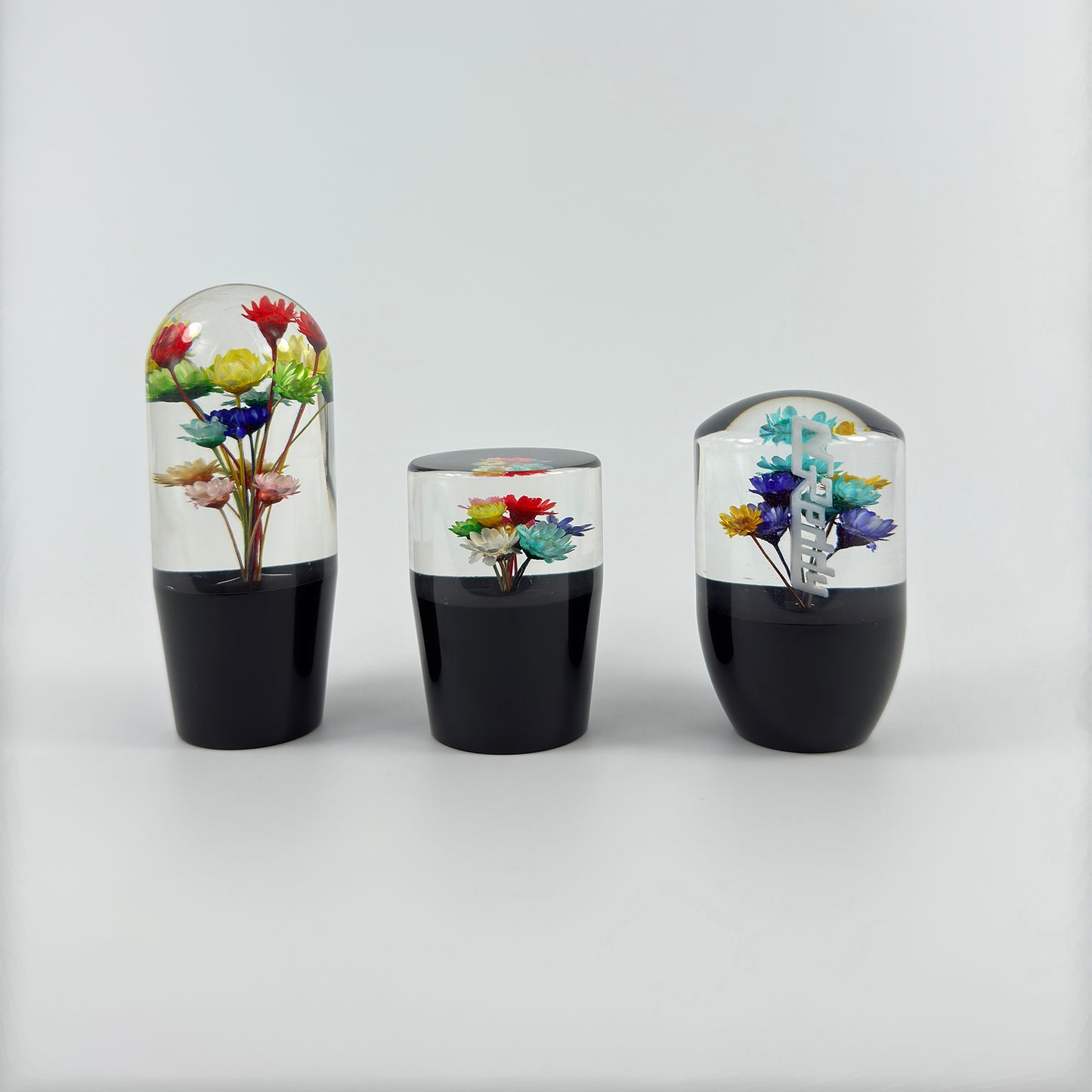 TRANSPARENT SHIFT KNOT INPLANTED WITH REAL FLOWER SHIFT LEVER KNOB CAR GEAR STICK HEAD UNIQUE SHIFT KNOT FITS MOST AUTOMATIC, MANUAL VEHICLES