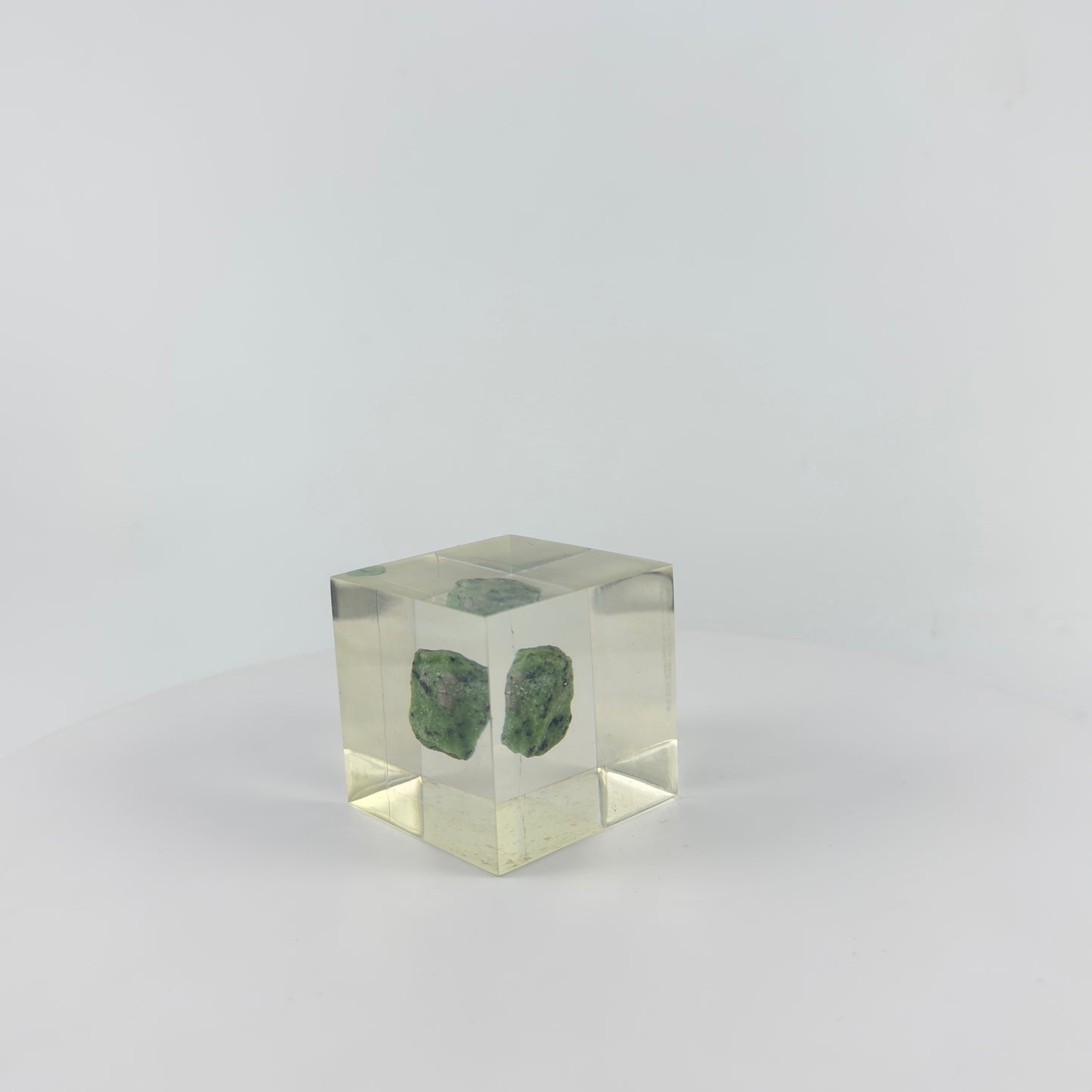 Transparent Resin Encapsulated Ore