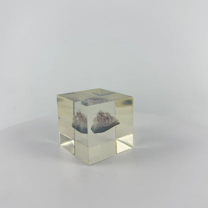 Transparent Resin Encapsulated Ore