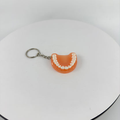 ENCAPSULATED TRANSPARENT RESIN KEY CHAIN