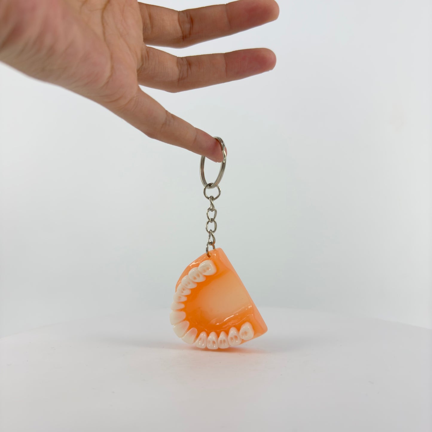 ENCAPSULATED TRANSPARENT RESIN KEY CHAIN