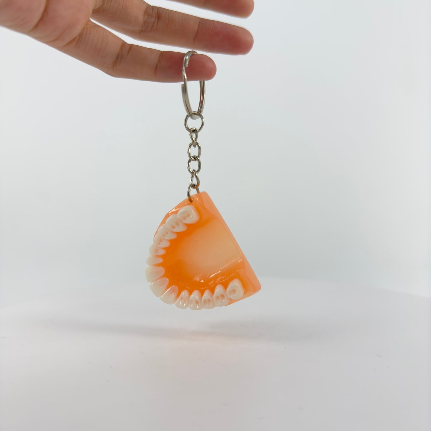 ENCAPSULATED TRANSPARENT RESIN KEY CHAIN