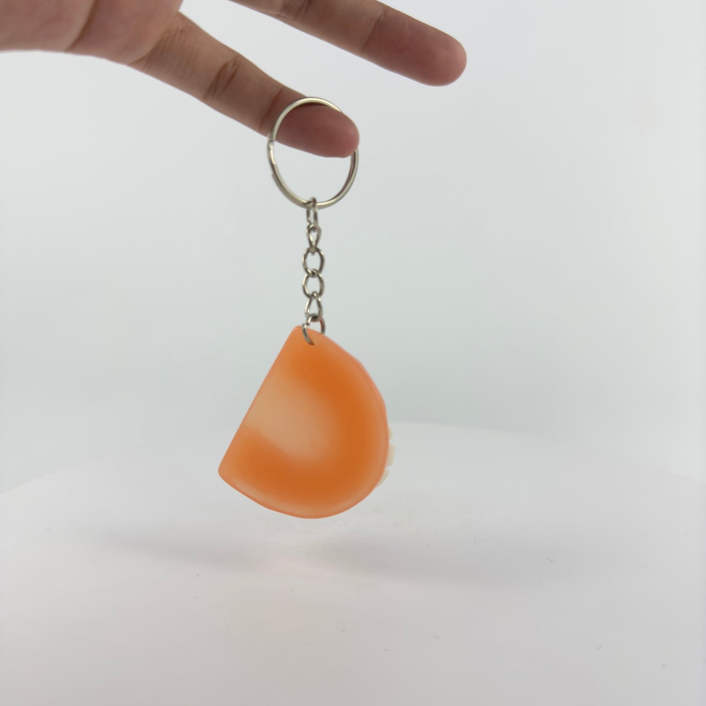 ENCAPSULATED TRANSPARENT RESIN KEY CHAIN