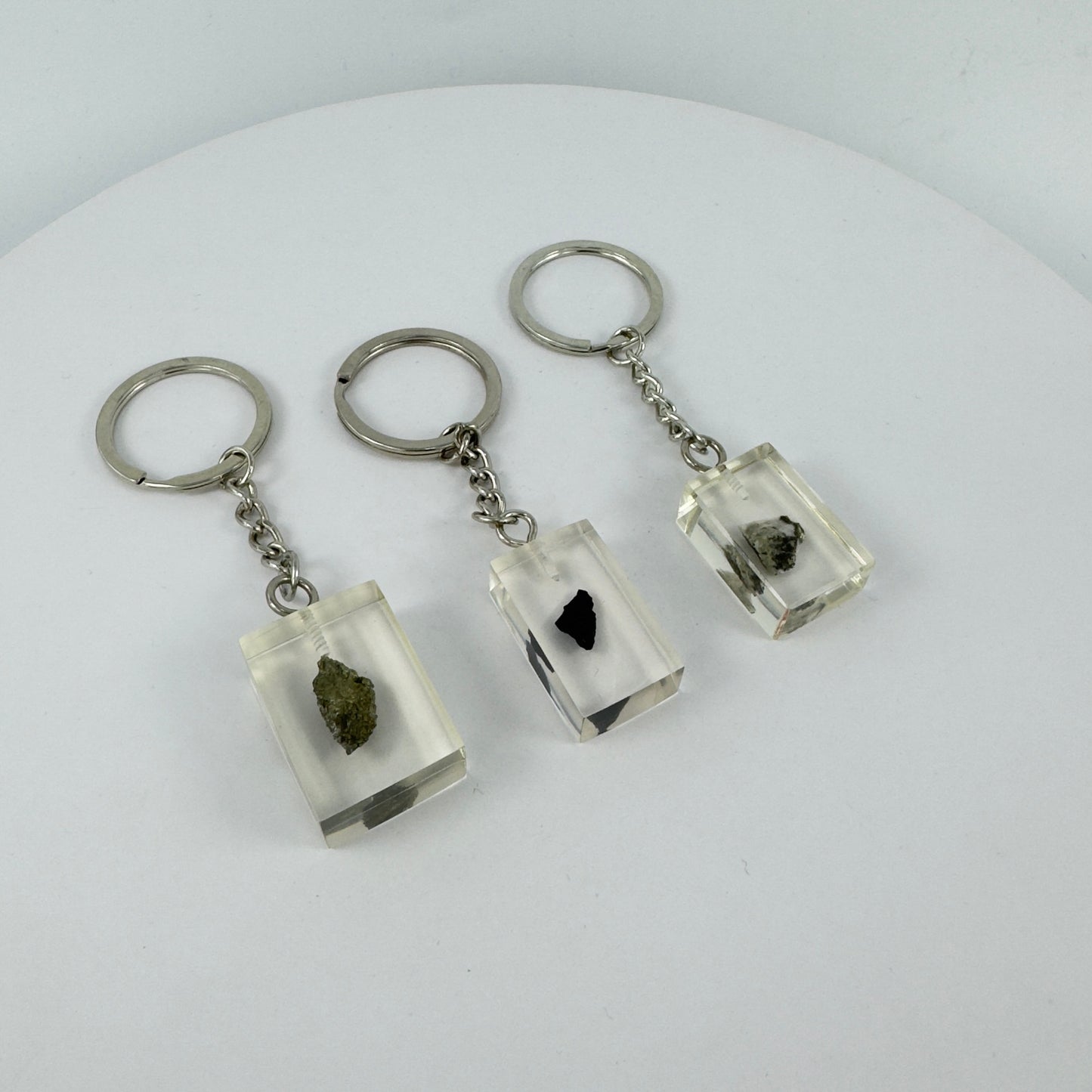 ENCAPSULATED TRANSPARENT ACRYLIC KEY CHAIN