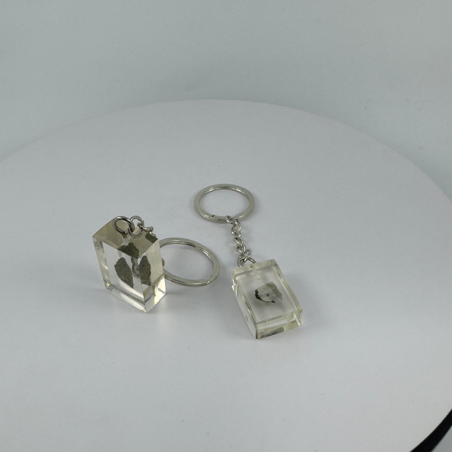 ENCAPSULATED TRANSPARENT ACRYLIC KEY CHAIN