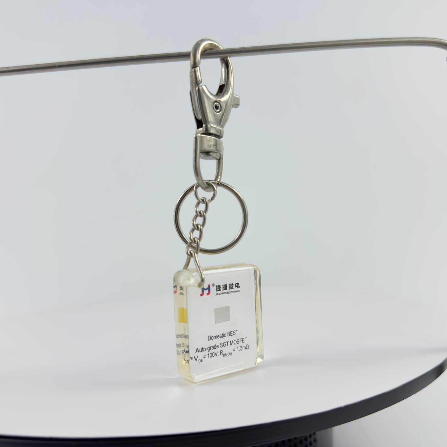 ENCAPSULATED TRANSPARENT ACRYLIC KEY CHAIN