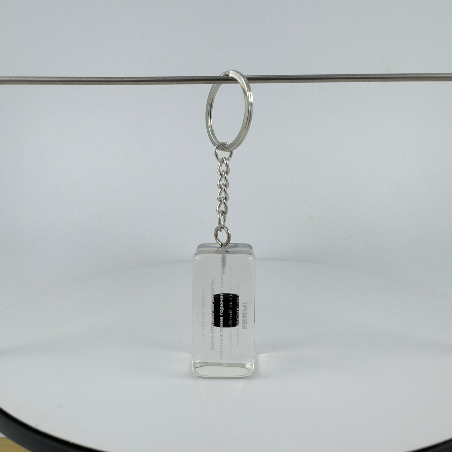 ENCAPSULATED TRANSPARENT RESIN KEY CHAIN