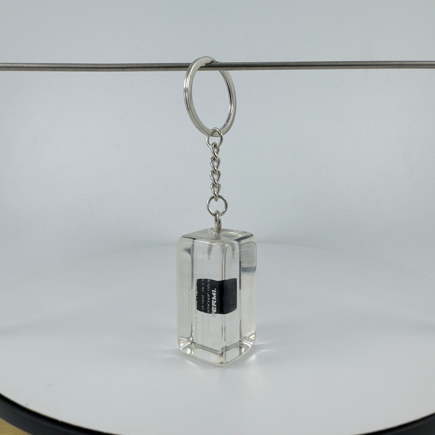 ENCAPSULATED TRANSPARENT RESIN KEY CHAIN