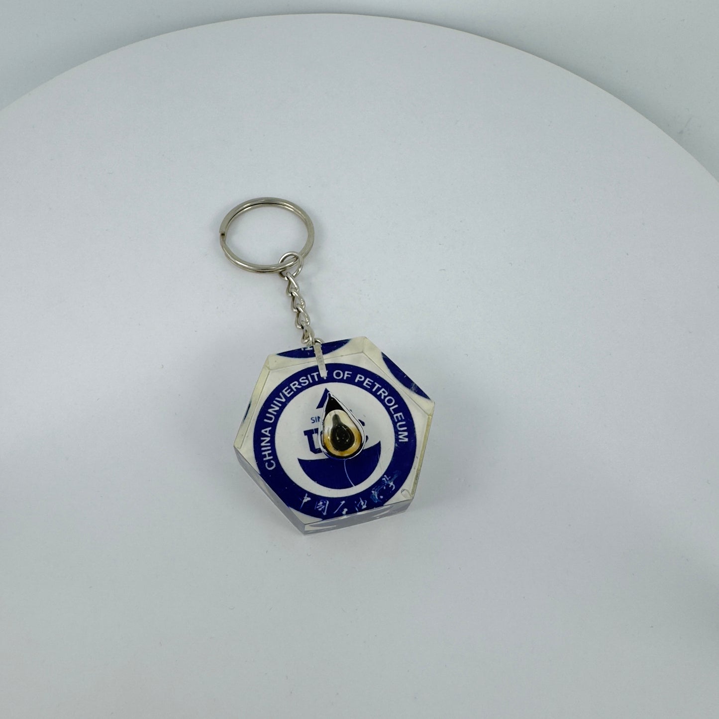 ENCAPSULATED TRANSPARENT RESIN KEY CHAIN