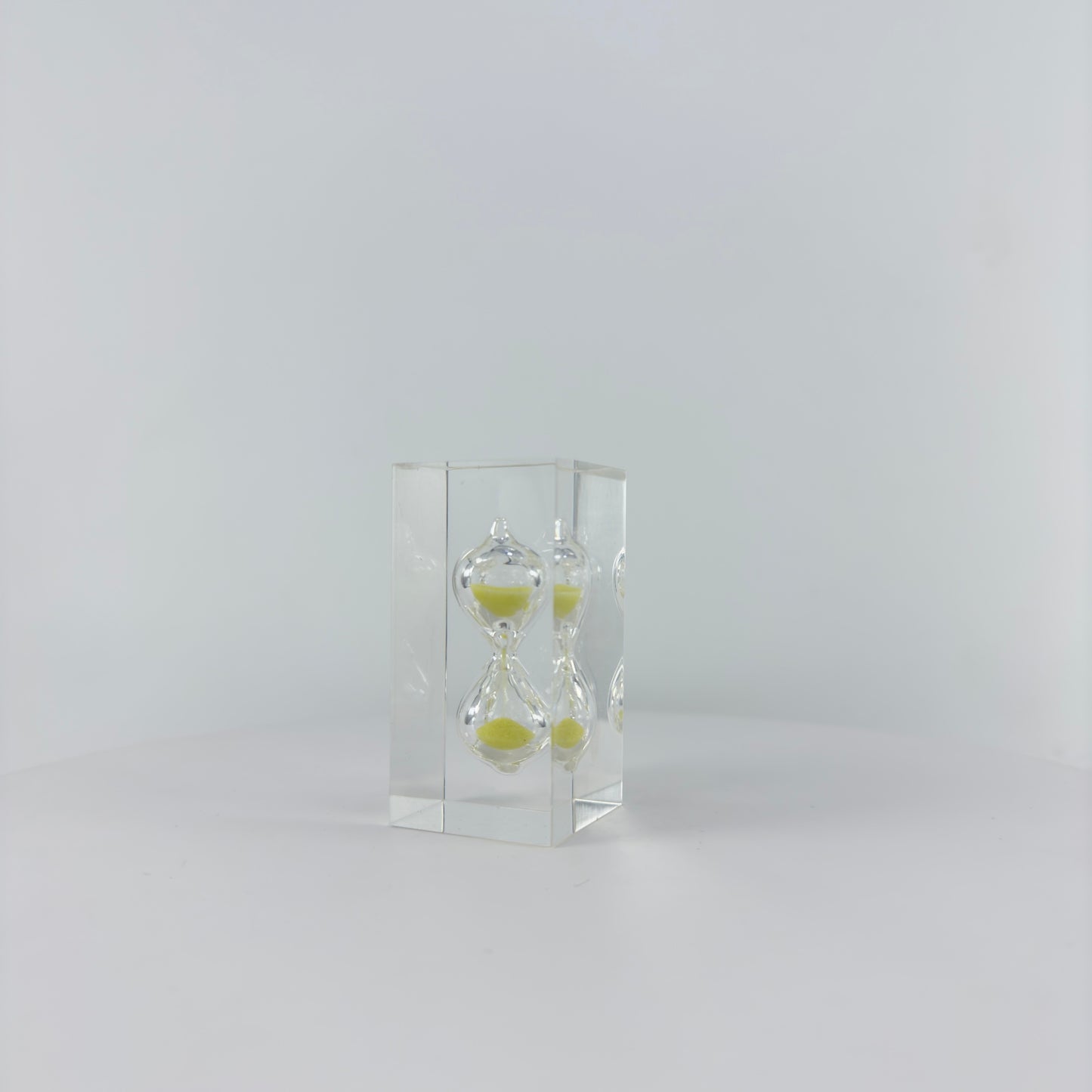 TRANSPARENT RESIN SAND TIMER