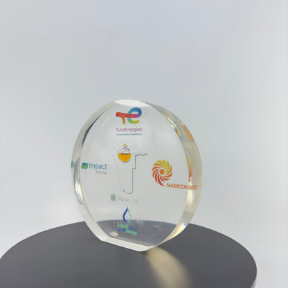 PAPER WEIGHT OIL DROP ENCAPSULATED INTO TRANSPARENT RESIN